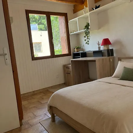 Hébergement de vacances Maison Avec Jardin, Wifi, Quartier Calme De