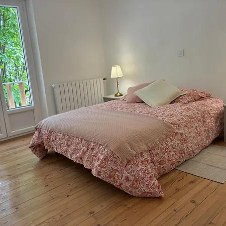 Hébergement de vacances Maison Avec Jardin, Wifi, Quartier Calme De