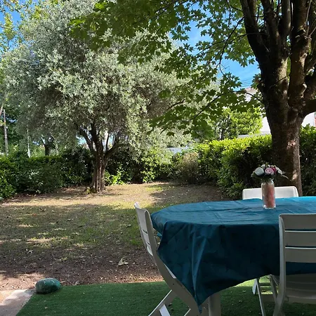 Maison Avec Jardin, Wifi, Quartier Calme De Hébergement de vacances